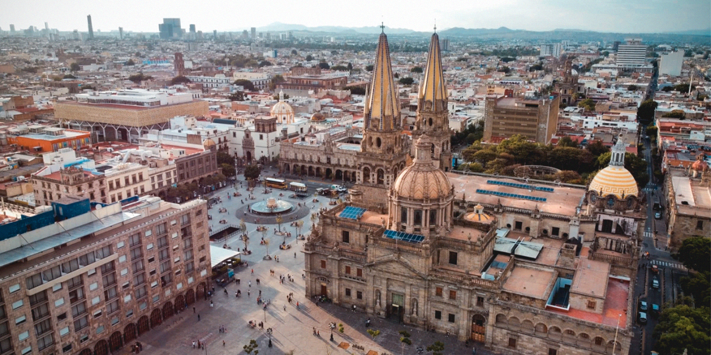 Vista aerea de la Catedral de Guadalajara y Plaza de Armas