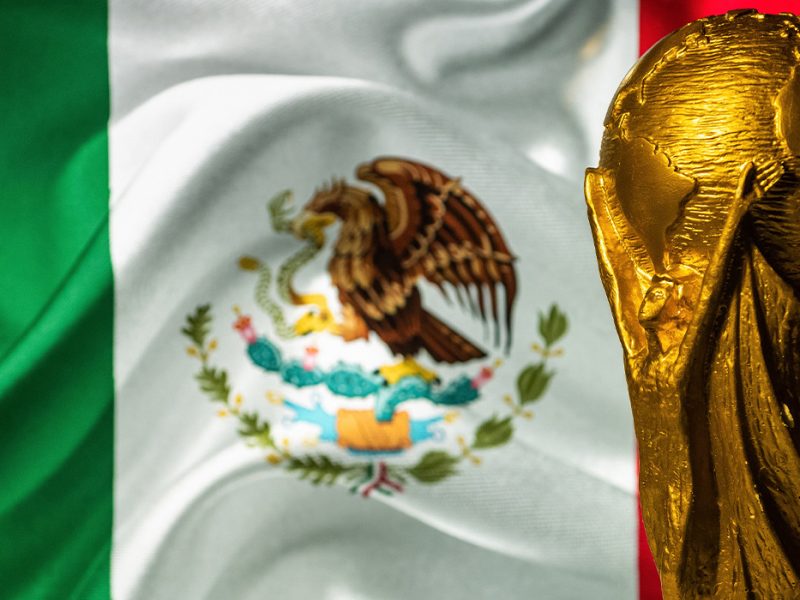 bandera de México con Copa el Mundial de Fútbol